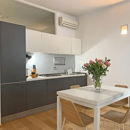 Apartment Via Giulia / Historic Center Of Rom